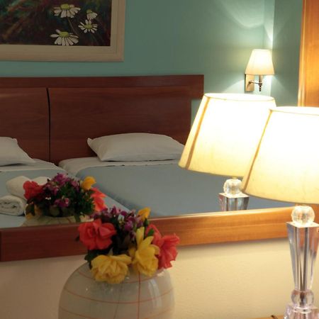 Kyniska Hotel ปลีตรา ภายนอก รูปภาพ