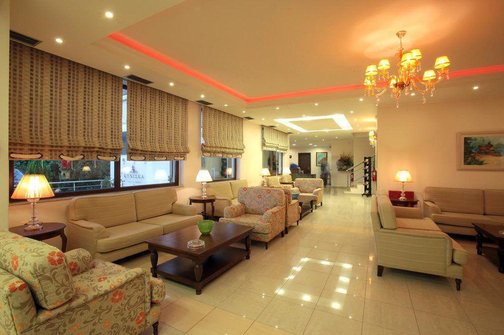 Kyniska Hotel ปลีตรา ภายนอก รูปภาพ