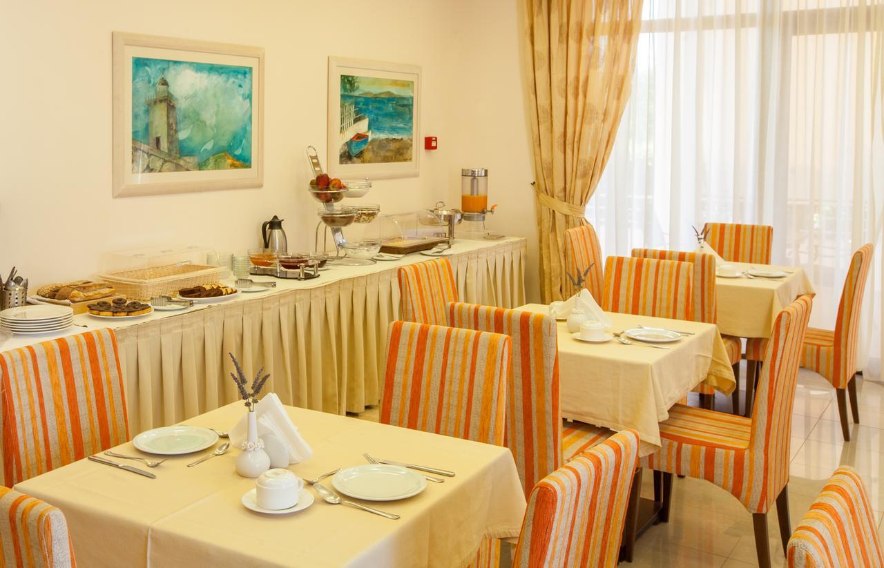 Kyniska Hotel ปลีตรา ภายนอก รูปภาพ